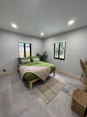 3 slaapkamers, een strijkplank/strijkijzer, gratis wifi, beddengoed