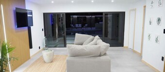 TULUM HOUSE MIAMI SALTWATER HEATED POOL LARGE PRIVATE BACKYARD NEAR BEACH