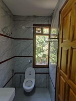 Double Room, Garden View | Bathroom