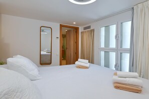 6 bedrooms, iron/ironing board, WiFi, bed sheets