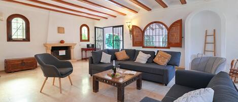 Télévision, cheminée