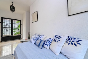 3 slaapkamers, een strijkplank/strijkijzer, wifi, beddengoed