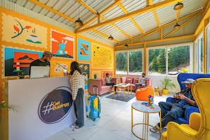 Reception - The Social Stays Kasol (Bhuntar)