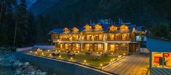 The Social Stays Kasol