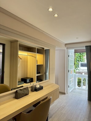 Premier Double Room, Non Smoking | In-room safe, desk, blackout curtains, free WiFi