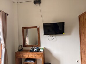 Deluxe Double Room | Televisyen