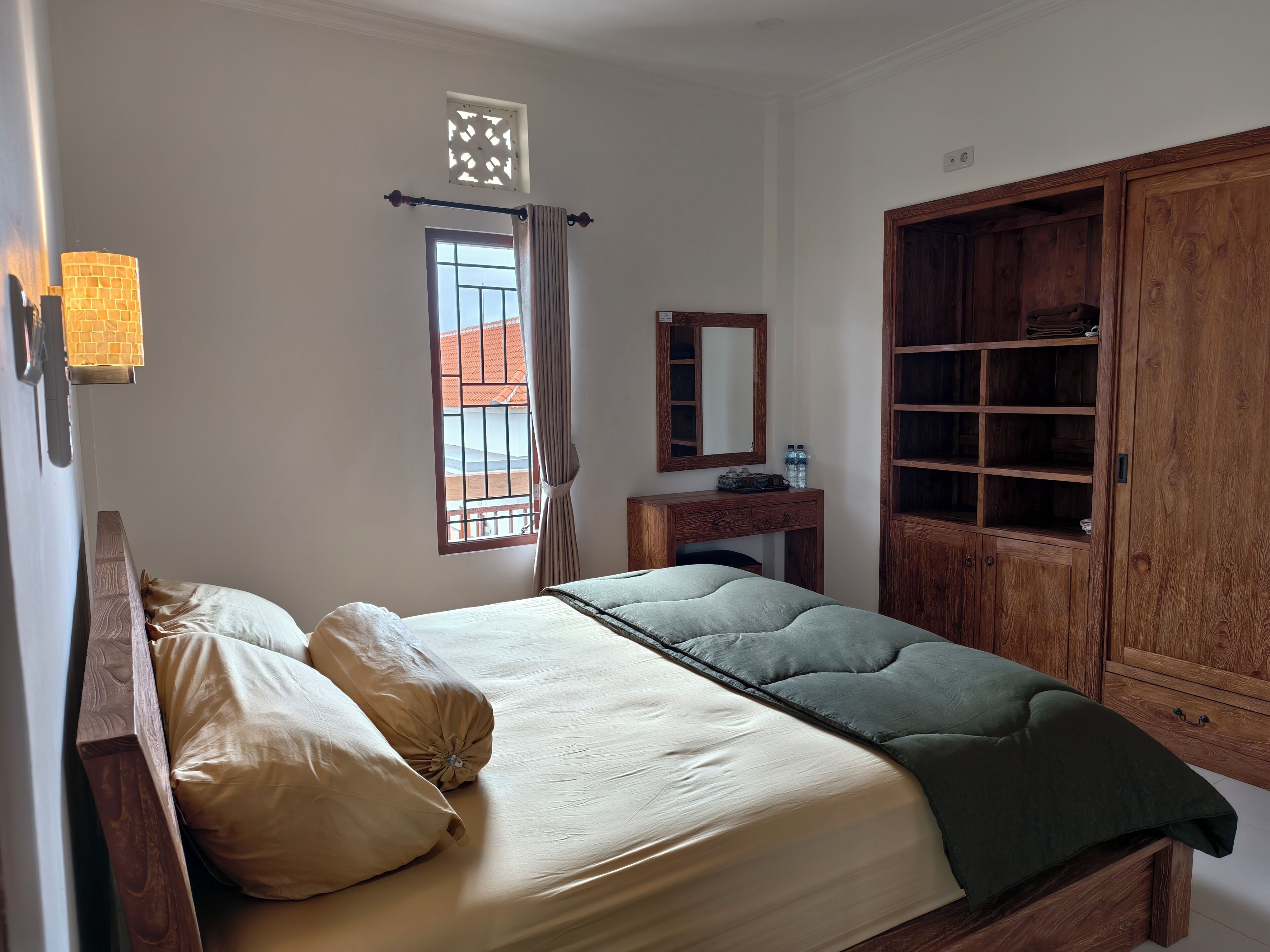 Family Room | Free WiFi