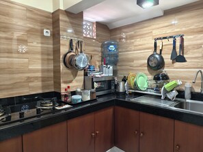 Deluxe Double Room | Shared kitchen