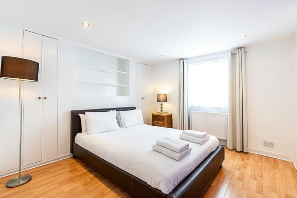 2 bedrooms, iron/ironing board, Internet