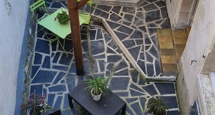 Charming house with courtyard and terrace