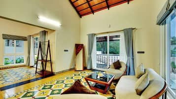 Comfort Bungalow, Pool View | Living room