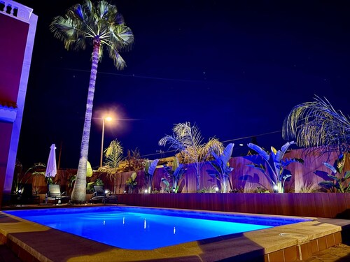 Holiday Home 'Casa de Tina' with Private Pool, Wi-Fi and Air Conditioning