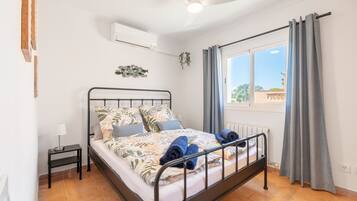 4 bedrooms, WiFi, bed sheets