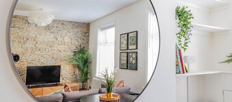 Georgia Suite | Stylish 1BR • Sleeps 4 • Wifi
