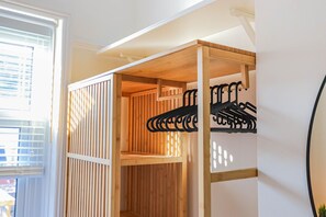 Interior - Georgia Suite | Stylish 1BR • Sleeps 4 • Wifi (Vale of Glamorgan)