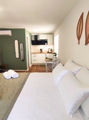 1 chambre, fer et planche à repasser, Wi-Fi gratuit, draps fournis