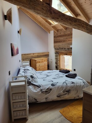 WiFi, bed sheets