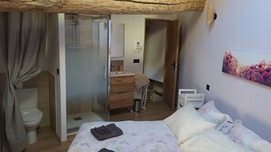 Room - Cosy and comfortable 3* village house (Dorres)