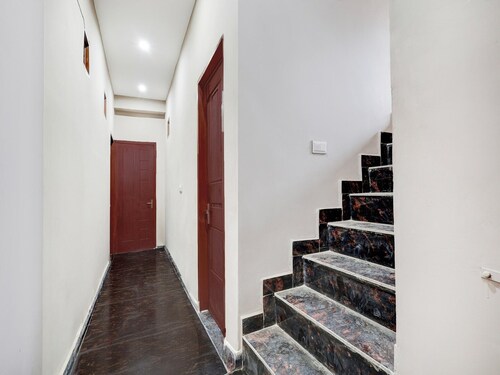 Collection O Sector 33 Gurgaon