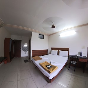 Desk, laptop workspace, free WiFi