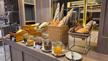 Daily breakfast for a fee