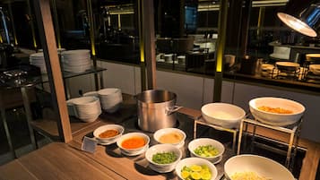 Free daily buffet breakfast