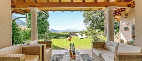 Villa Familiale, plusieurs chambres, cÎté montagne (Villa Tre Pini) | Terrasse/Patio