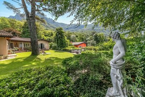 Family Villa, Multiple Bedrooms, Mountainside (Villa Tre Pini) | Property grounds