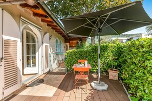 Familjevilla - flera sovrum - intill bergen (Villa Tre Pini) | Restaurang utomhus