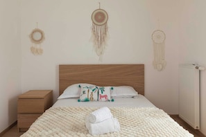 2 bedrooms, desk, iron/ironing board, free WiFi