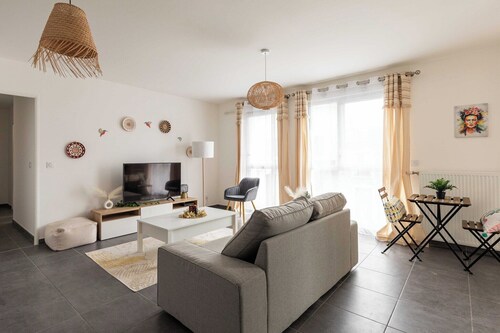 Charming Apartment  2BR/4P - Near to Lyon