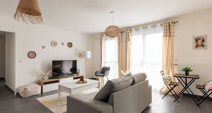 Charming Apartment 2BR/4P - Near to Lyon