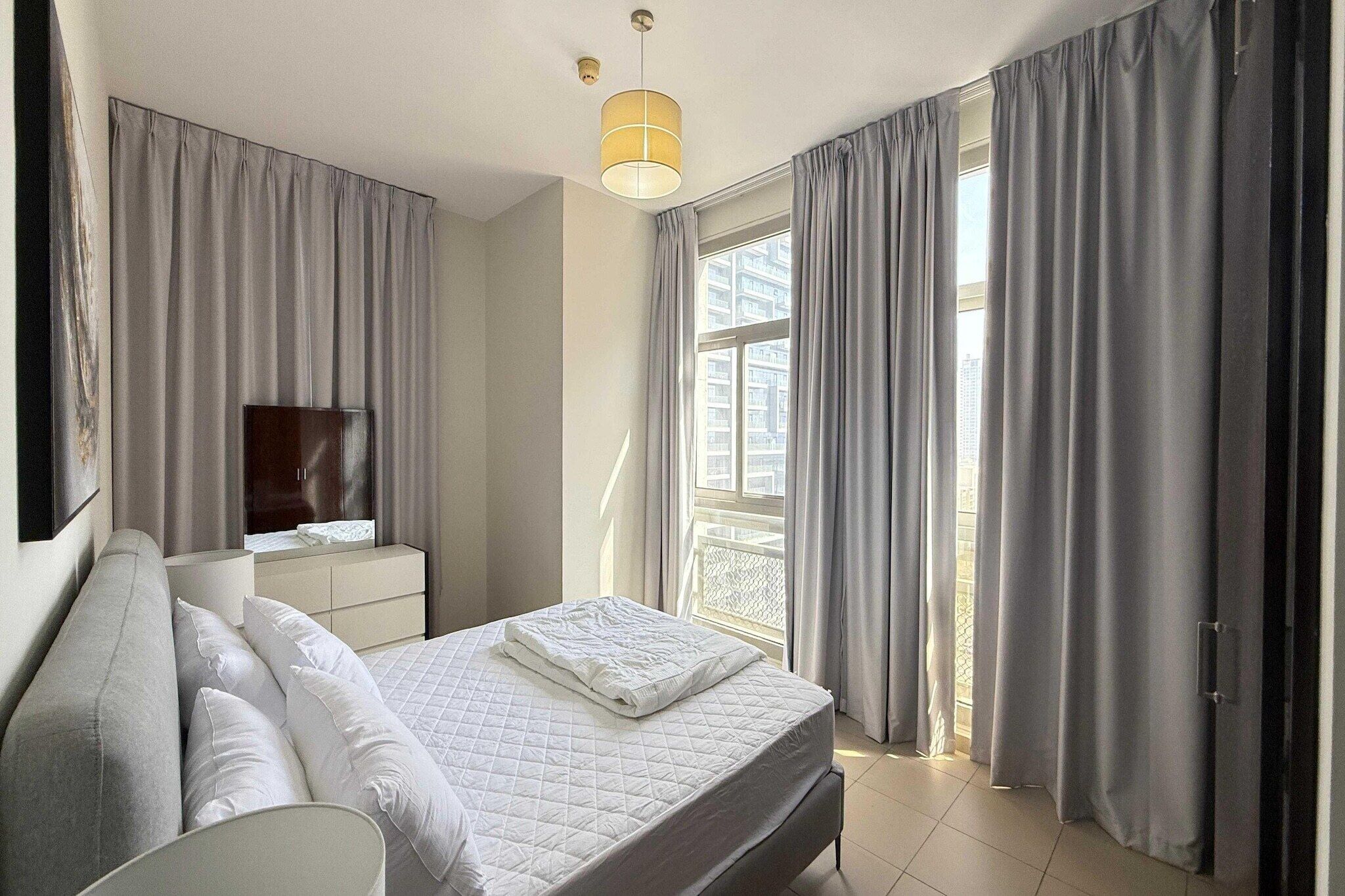 1 室のベッドルーム、デスク、WiFi (無料)、ベッドシーツ