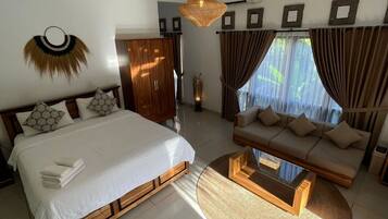 Blackout curtains, soundproofing, iron/ironing board, free WiFi