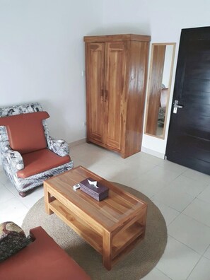 Twin Room, Garden View | Blackout drapes, soundproofing, iron/ironing board, free WiFi
