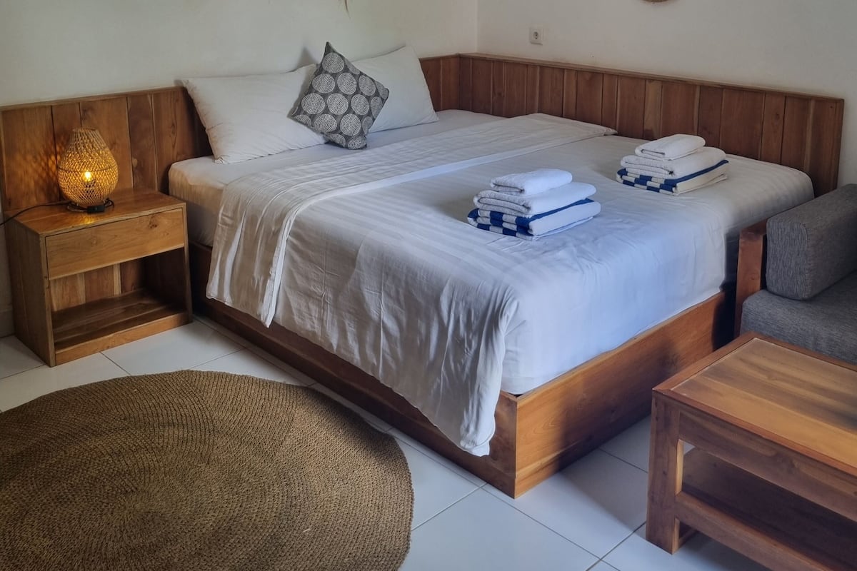 Standard Double Room, Balcony, Garden View | Langsir/tirai gelap terus, kalis bunyi, seterika/papan seterika 