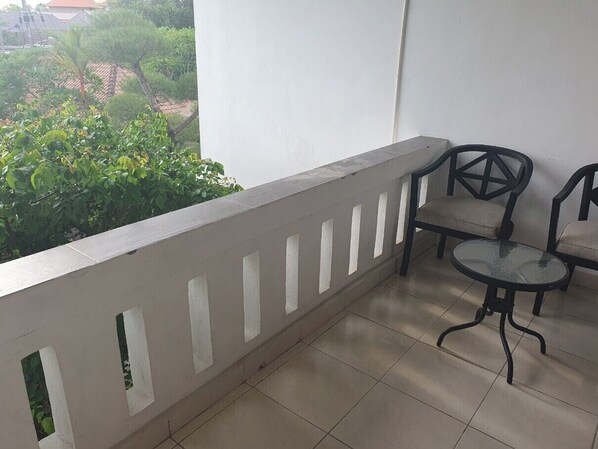 Single Room, Balcony, Pool View | Terrace/patio