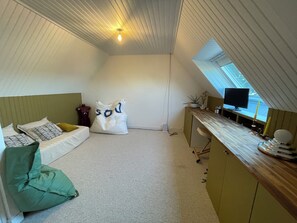 2 chambres, fer et planche à repasser, accès Internet, draps fournis
