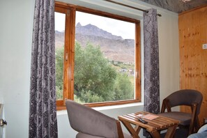 Superior Room | Free WiFi - Hotel Stago Ladakh (Drās)