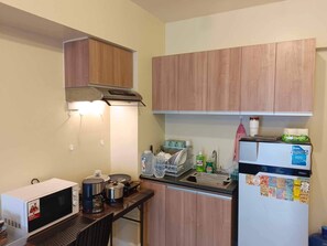 Micro-ondas, cooktop, cafeteira/chaleira