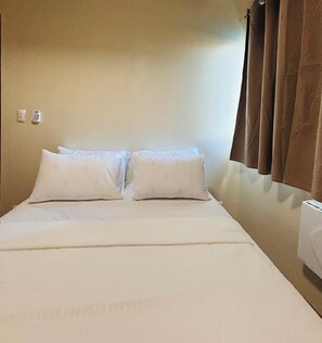 1 bedroom, iron/ironing board, internet, bed sheets
