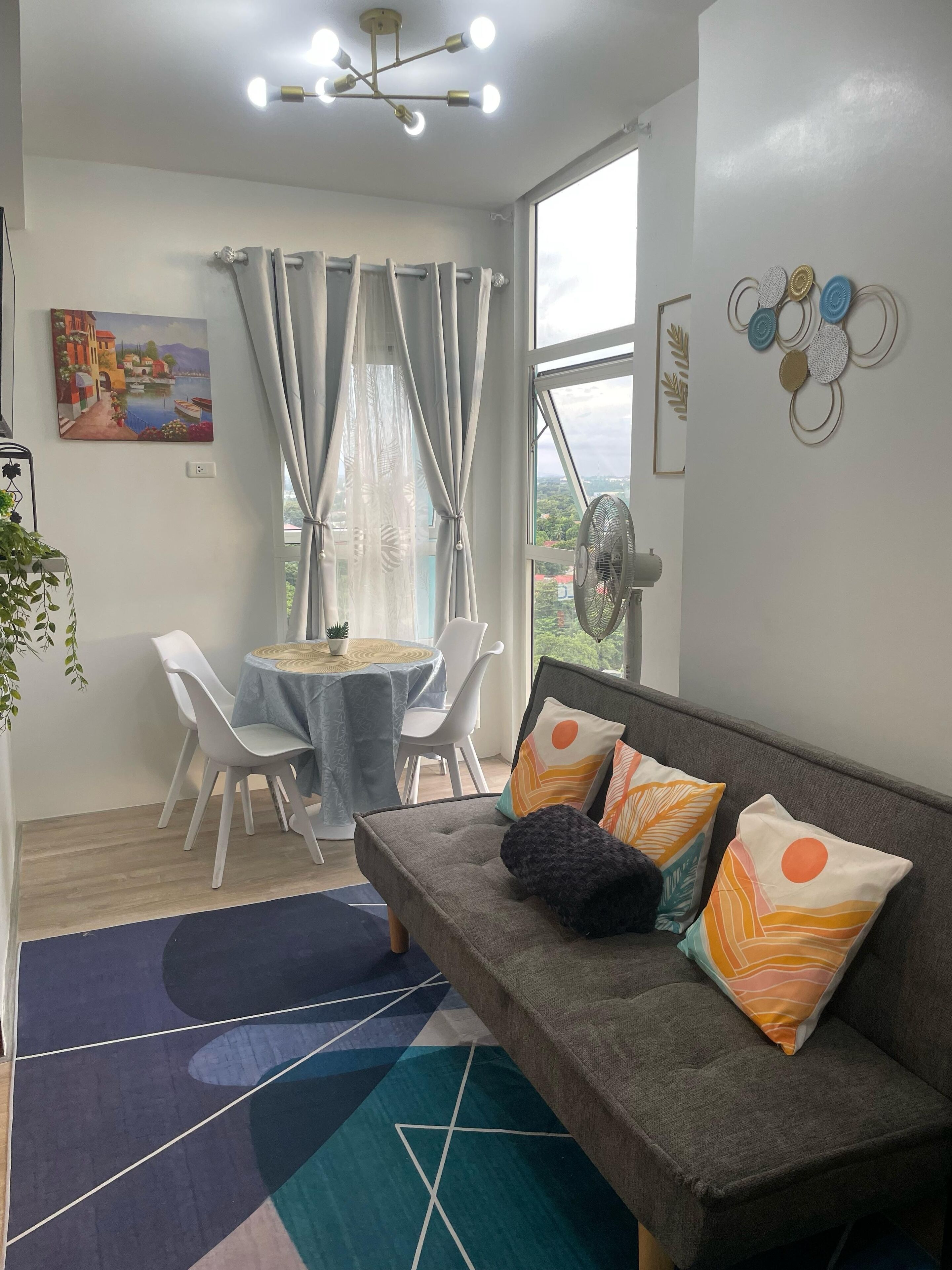 Family Condo, 1 Bedroom, Pool Access, City View | Living room