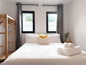 2 chambres, fer et planche à repasser, Wi-Fi, draps fournis