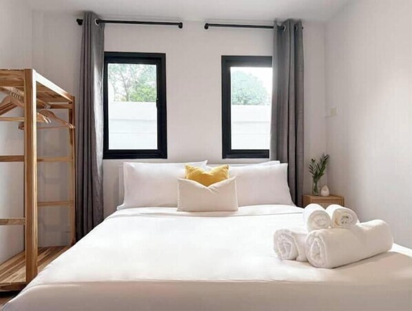 2 bedrooms, iron/ironing board, WiFi, bed sheets