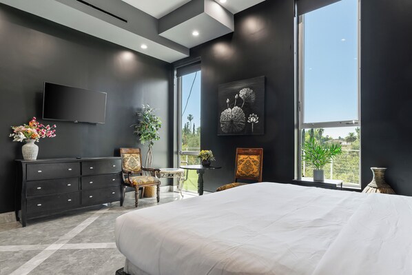 5 habitaciones, tabla de planchar con plancha y wifi gratis