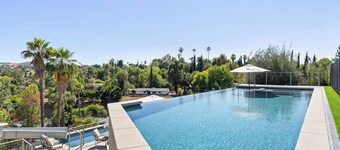 Luxe 8000 sqft w/ 2 Pools, Sauna, Putting Green, Game Room | Alta Vista Estate