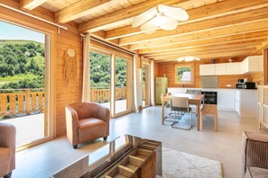 Interior - Mountain Chalet in Saint-Jean-d'Arves (Saint-Jean-d´Arves)