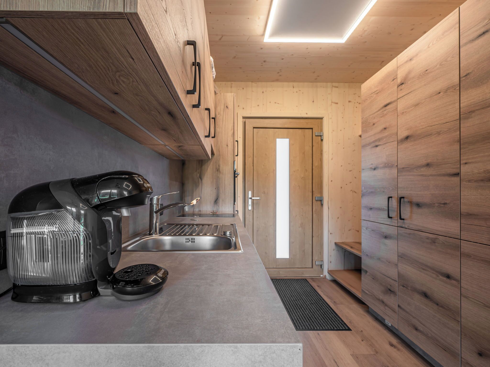 Fridge, oven, cookware/dishes/utensils