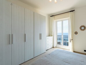 2 bedrooms, internet