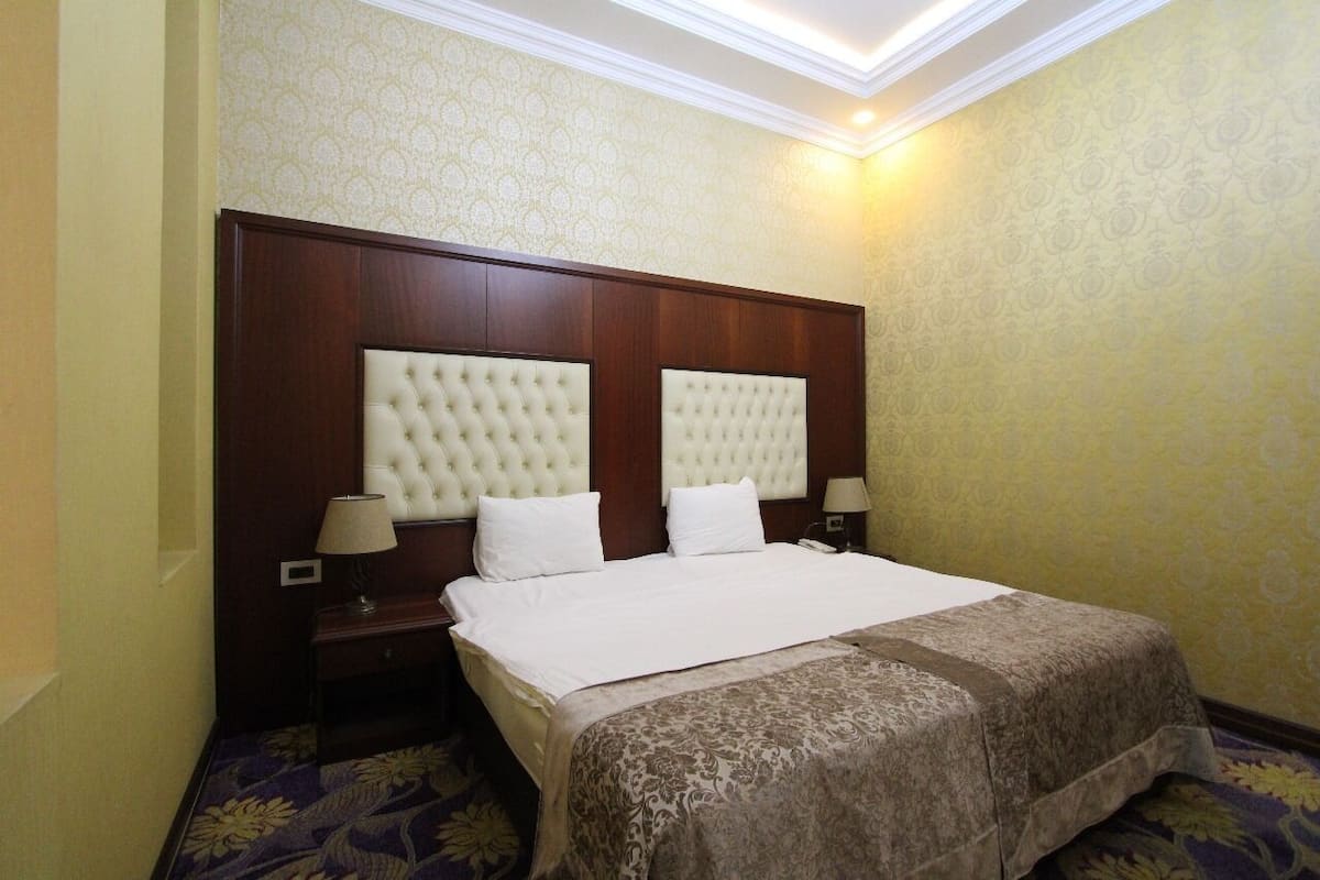 Standard Double Room | Premium bedding, minibar, in-room safe, desk